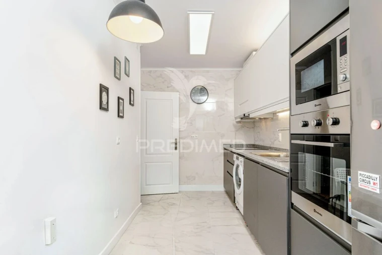 Apartamento T1 para Venda em Laranjeiro e Feijó Foto 1