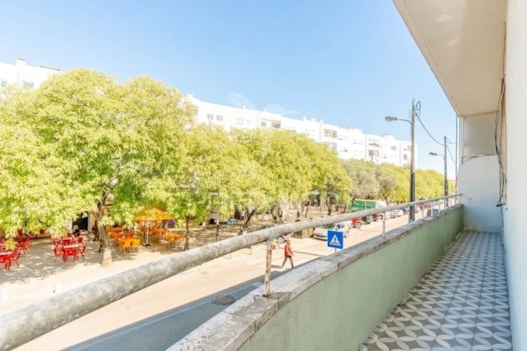 Apartamento T1 para Venda em Laranjeiro e Feijó Foto 6