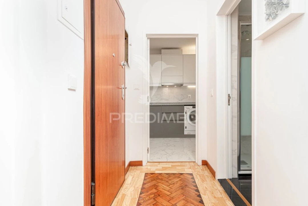 Apartamento T1 para Venda em Laranjeiro e Feijó Foto 2