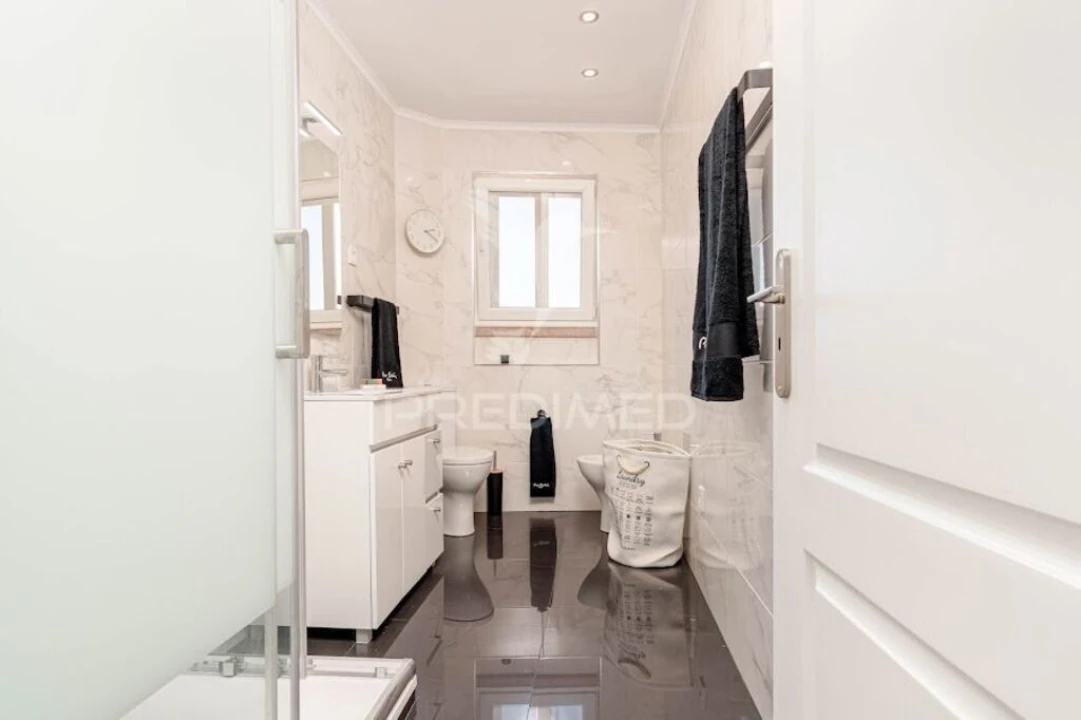 Apartamento T1 para Venda em Laranjeiro e Feijó Foto 8