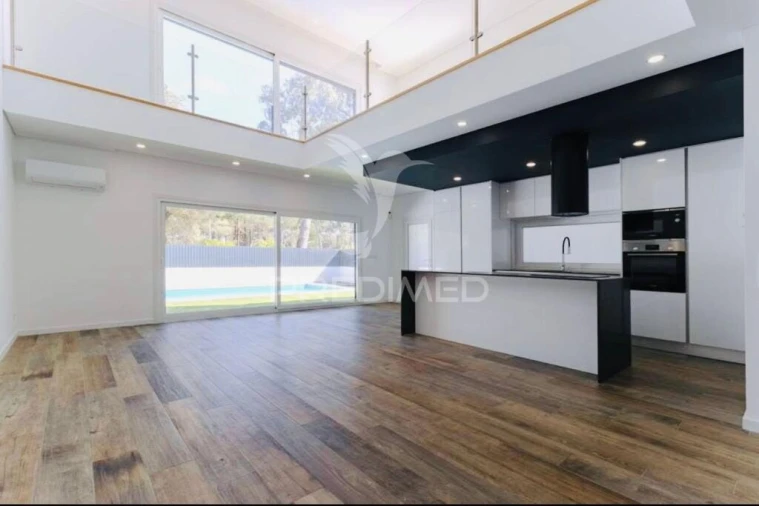 Moradia T3 para Venda em Sesimbra (Castelo) Foto 8