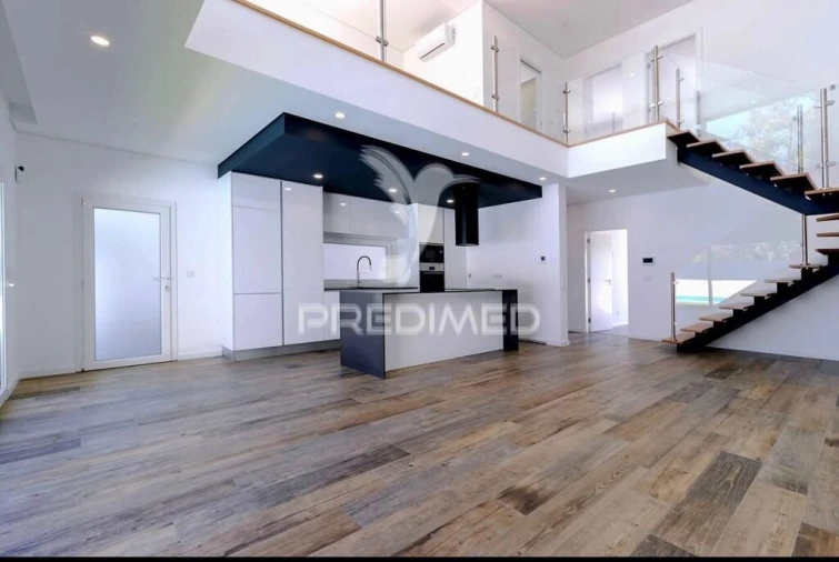 Moradia T3 para Venda em Sesimbra (Castelo) Foto 9