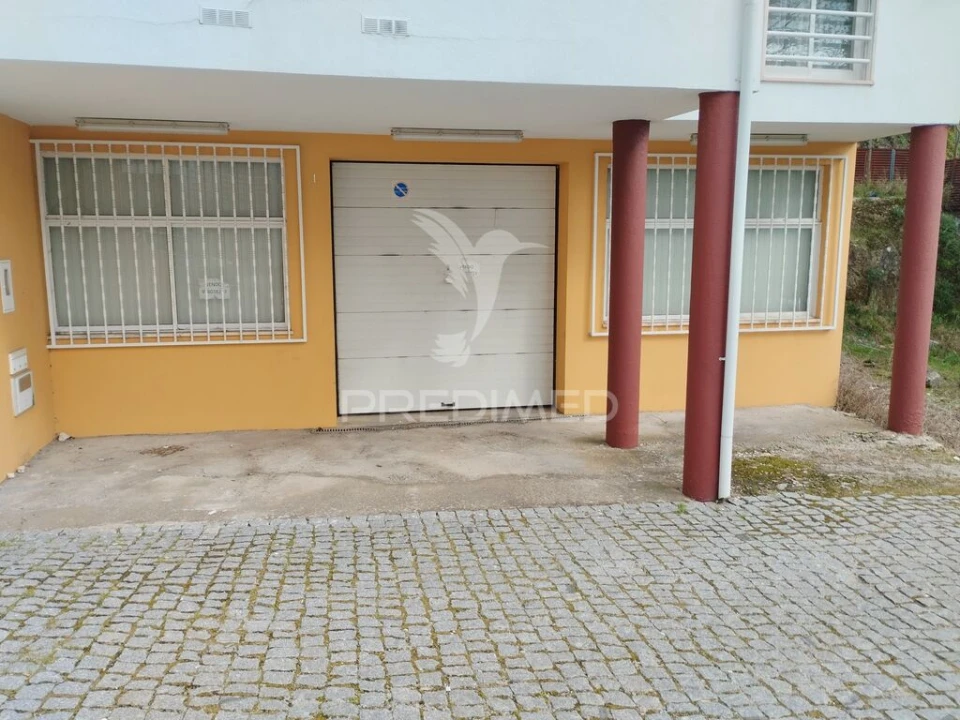 Garagem para Venda em Ribeira de Nisa e Carreiras Foto 1