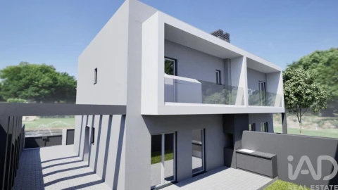 Moradia T4 para Venda em Fernao Ferro