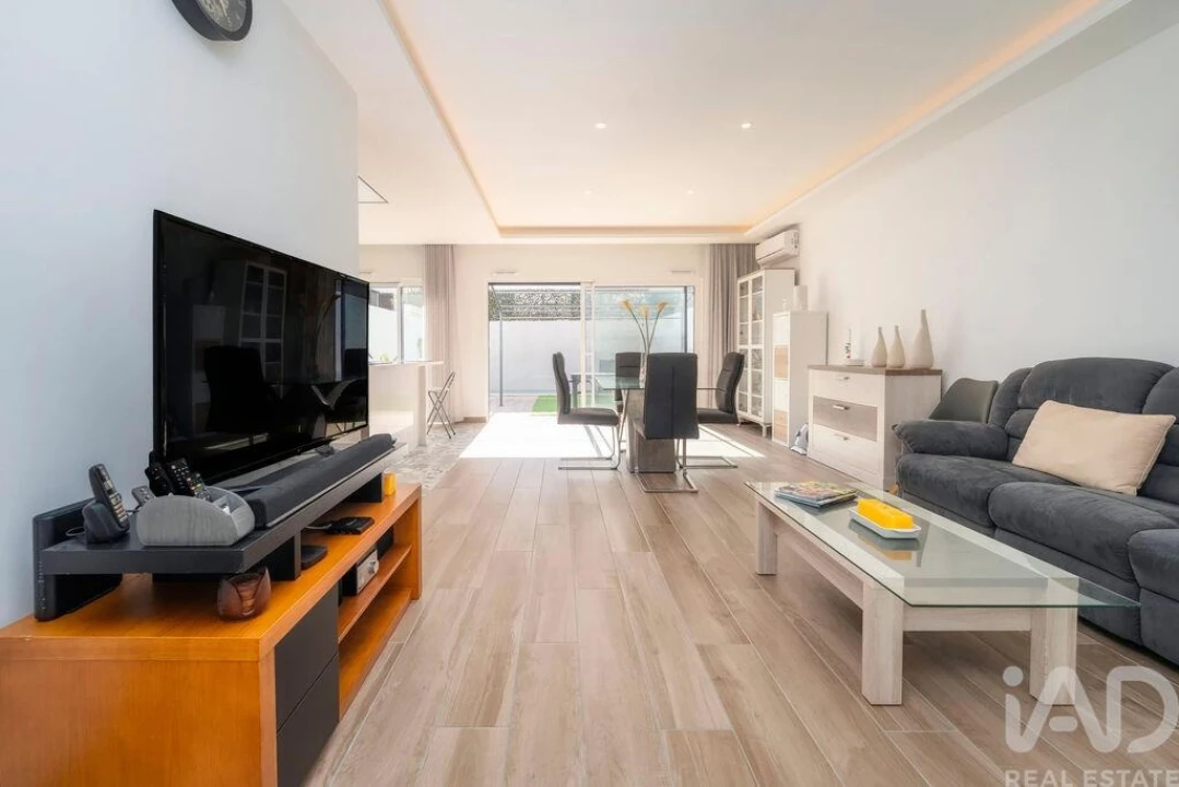 Moradia T3 para Venda em Santa Luzia Foto 6