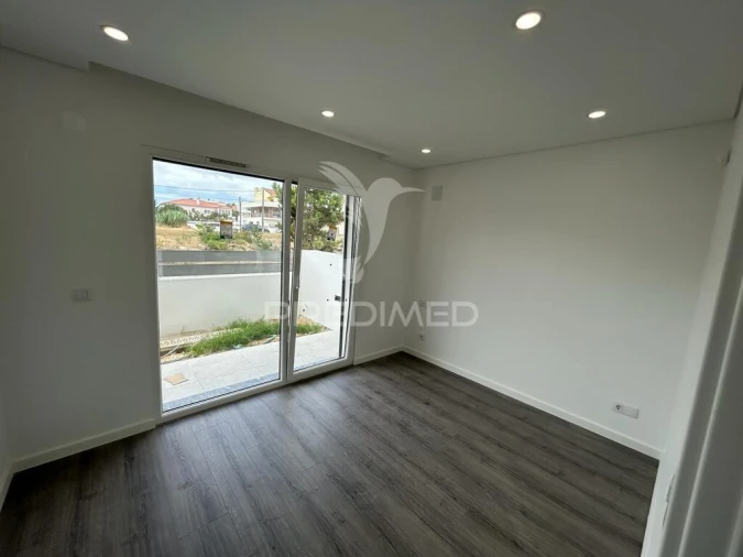 Moradia T4 para Venda em Fernao Ferro Foto 16