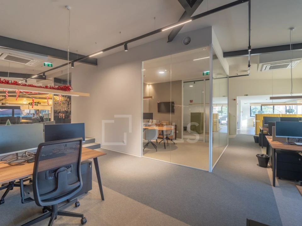 Escritório para Arrendamento em Cidade da Maia Foto 4