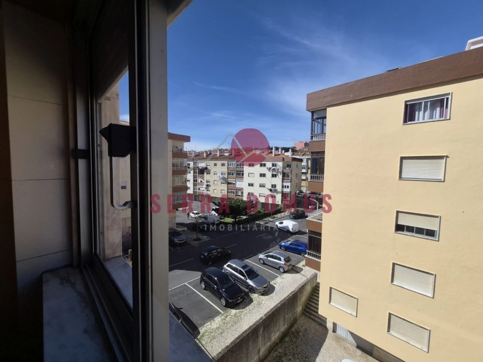 Apartamento T2 para Venda em Rio de Mouro Foto 6