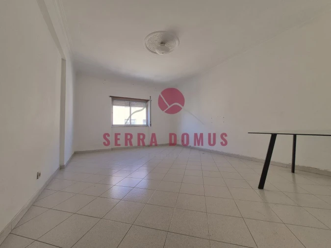 Apartamento T2 para Venda em Rio de Mouro Foto 9