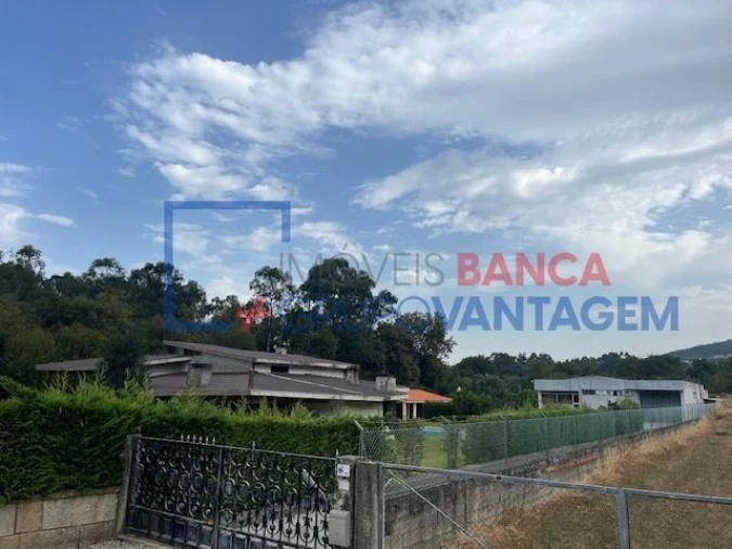 Moradia T5 para Venda em Ruivães e Novais Foto 1