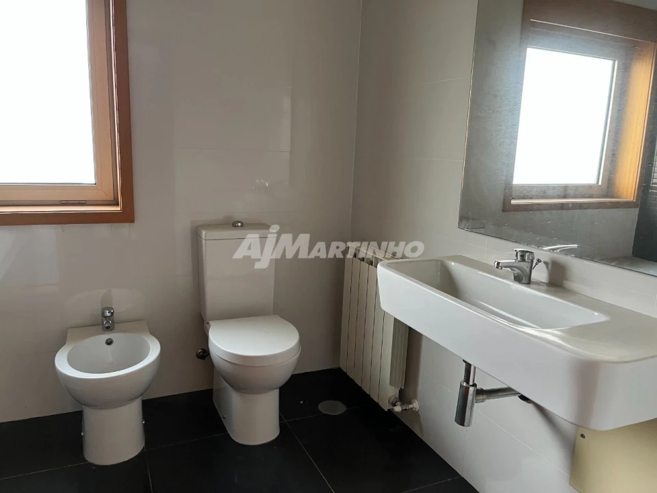 Apartamento T2 para Arrendamento em Bonfim Foto 16