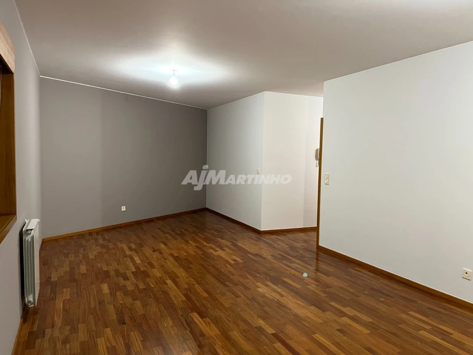 Apartamento T2 para Arrendamento em Bonfim Foto 6
