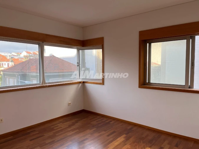 Apartamento T2 para Arrendamento em Bonfim Foto 13