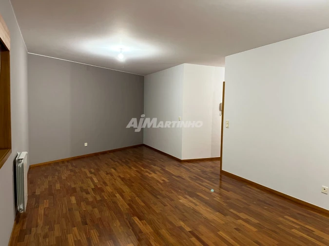 Apartamento T2 para Arrendamento em Bonfim Foto 6