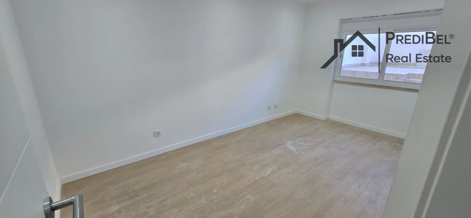 Apartamento T2 para Venda em Venteira Foto 8