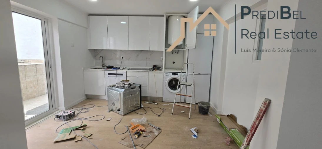 Apartamento T2 para Venda em Venteira Foto 6