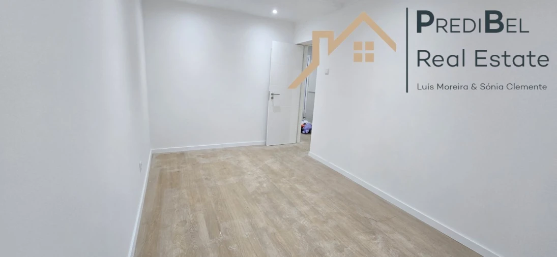 Apartamento T2 para Venda em Venteira Foto 21