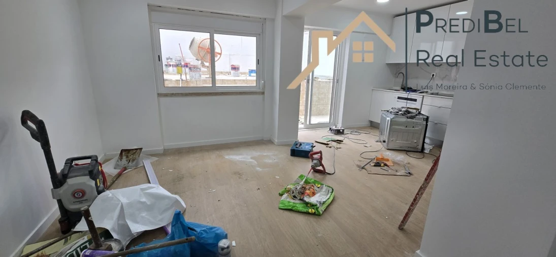 Apartamento T2 para Venda em Venteira Foto 23