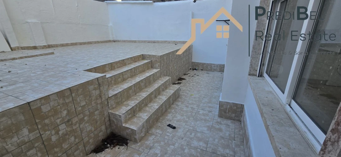 Apartamento T2 para Venda em Venteira Foto 24