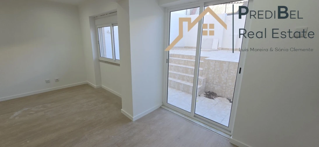 Apartamento T2 para Venda em Venteira Foto 12