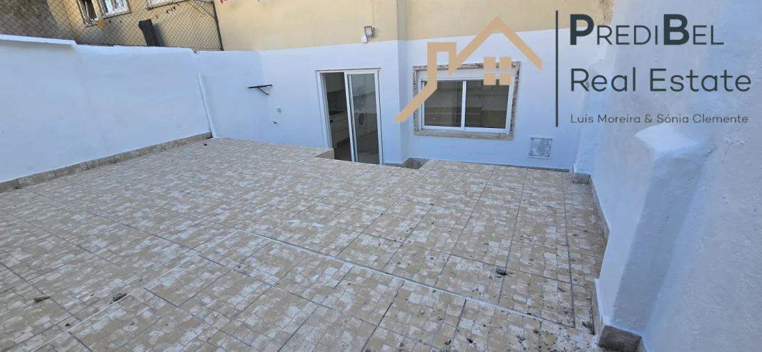 Apartamento T2 para Venda em Venteira Foto 25