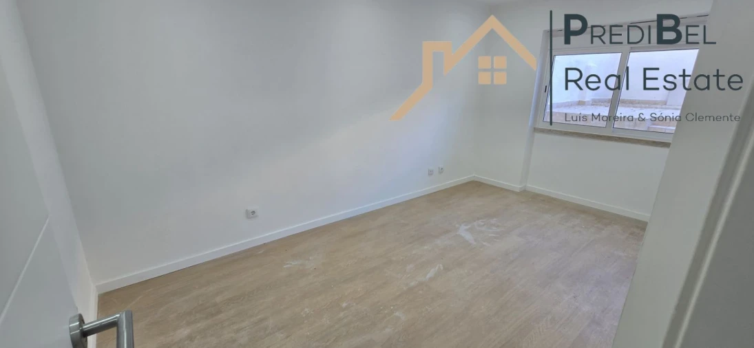 Apartamento T2 para Venda em Venteira Foto 8