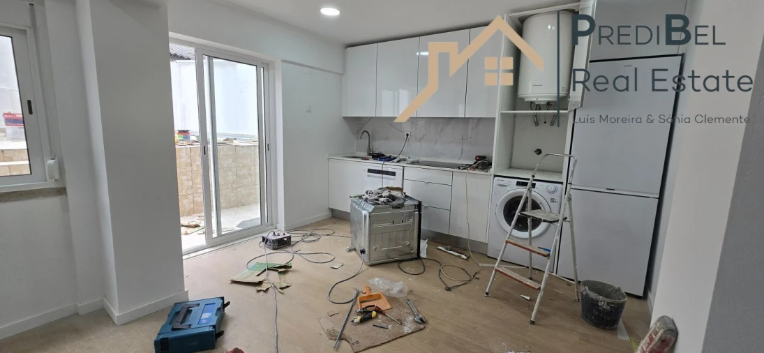Apartamento T2 para Venda em Venteira Foto 7