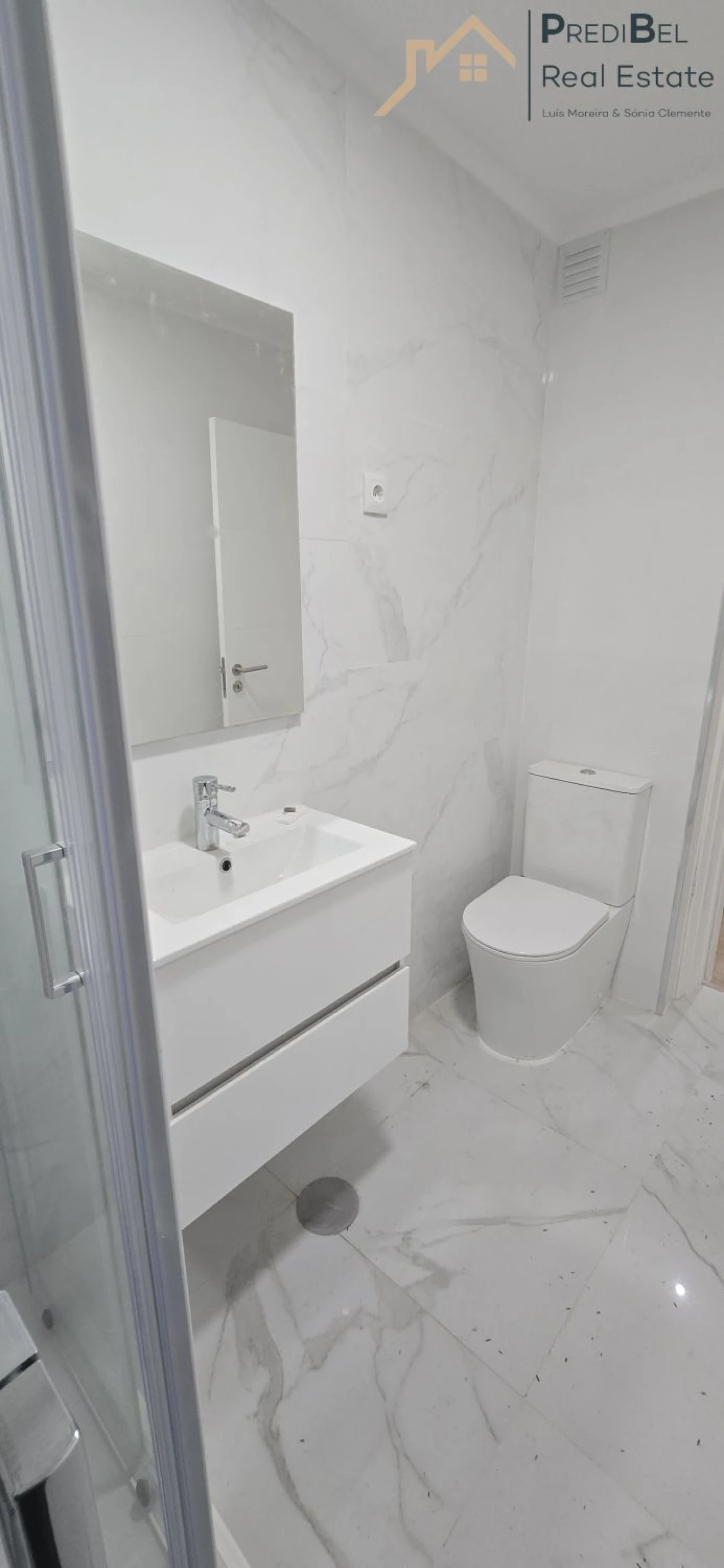 Apartamento T2 para Venda em Venteira Foto 28