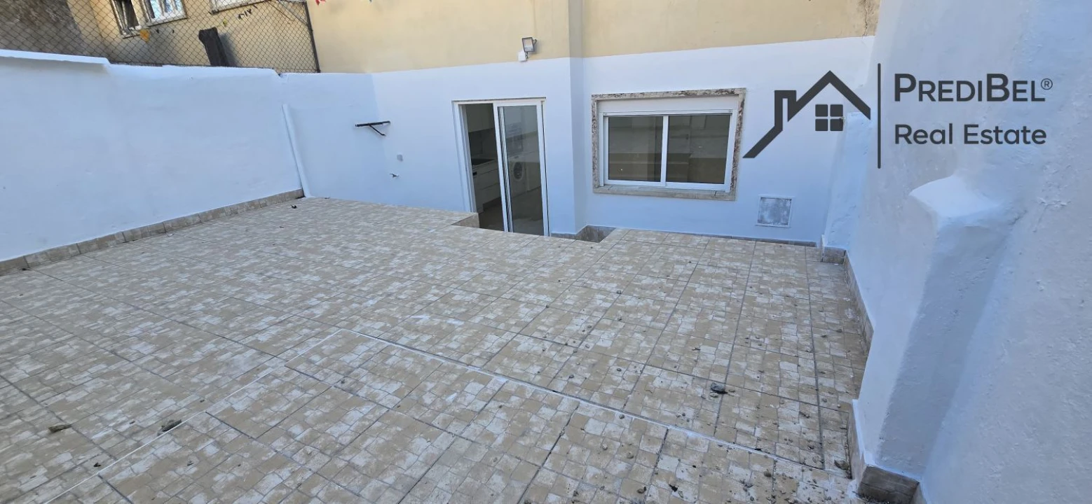 Apartamento T2 para Venda em Venteira Foto 25