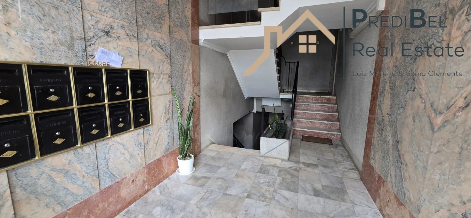 Apartamento T2 para Venda em Venteira Foto 29