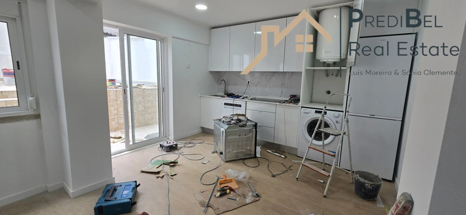 Apartamento T2 para Venda em Venteira Foto 7