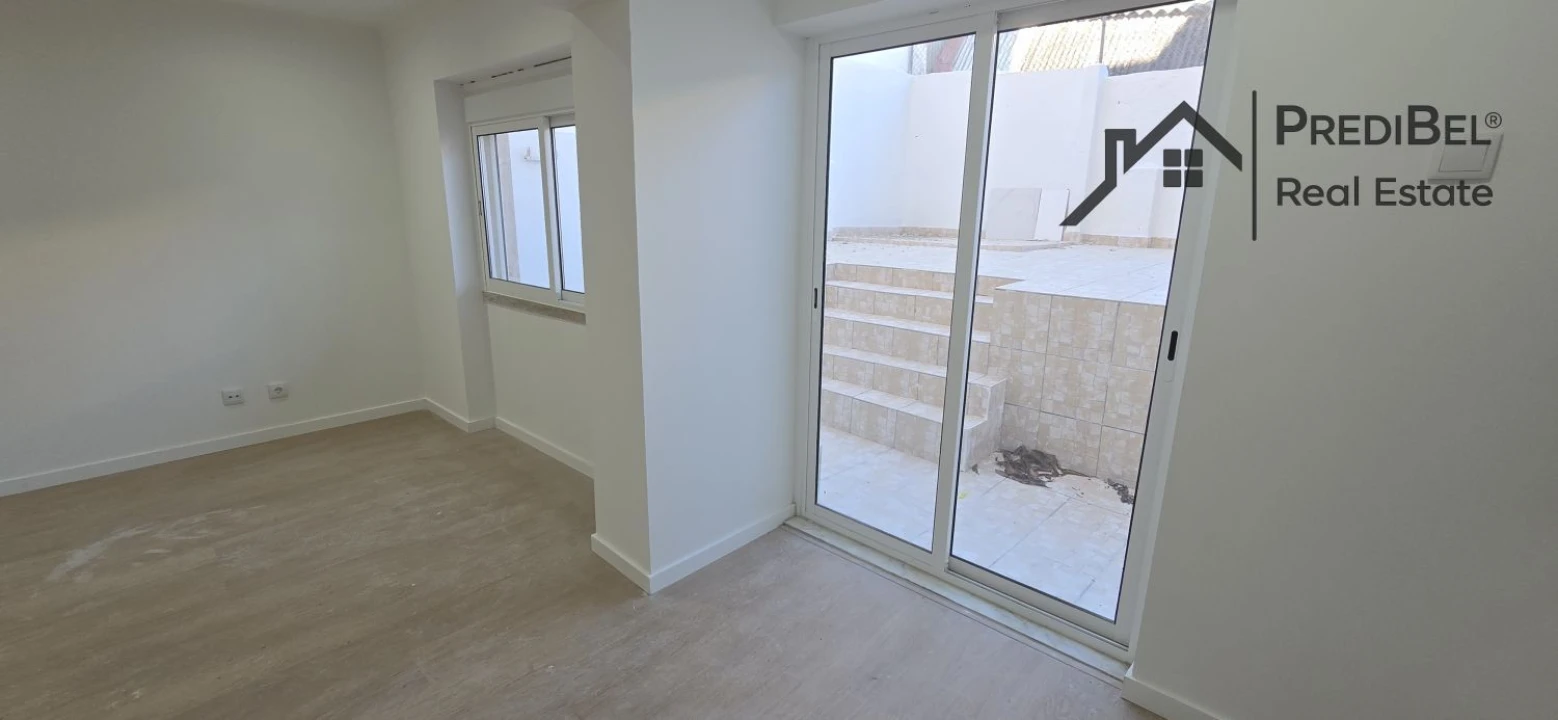 Apartamento T2 para Venda em Venteira Foto 12