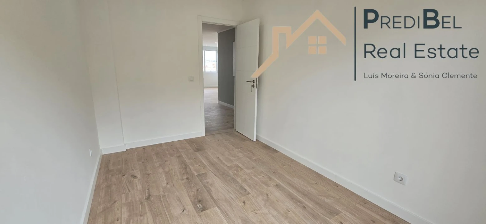 Apartamento T4 para Venda em Águas Livres Foto 16