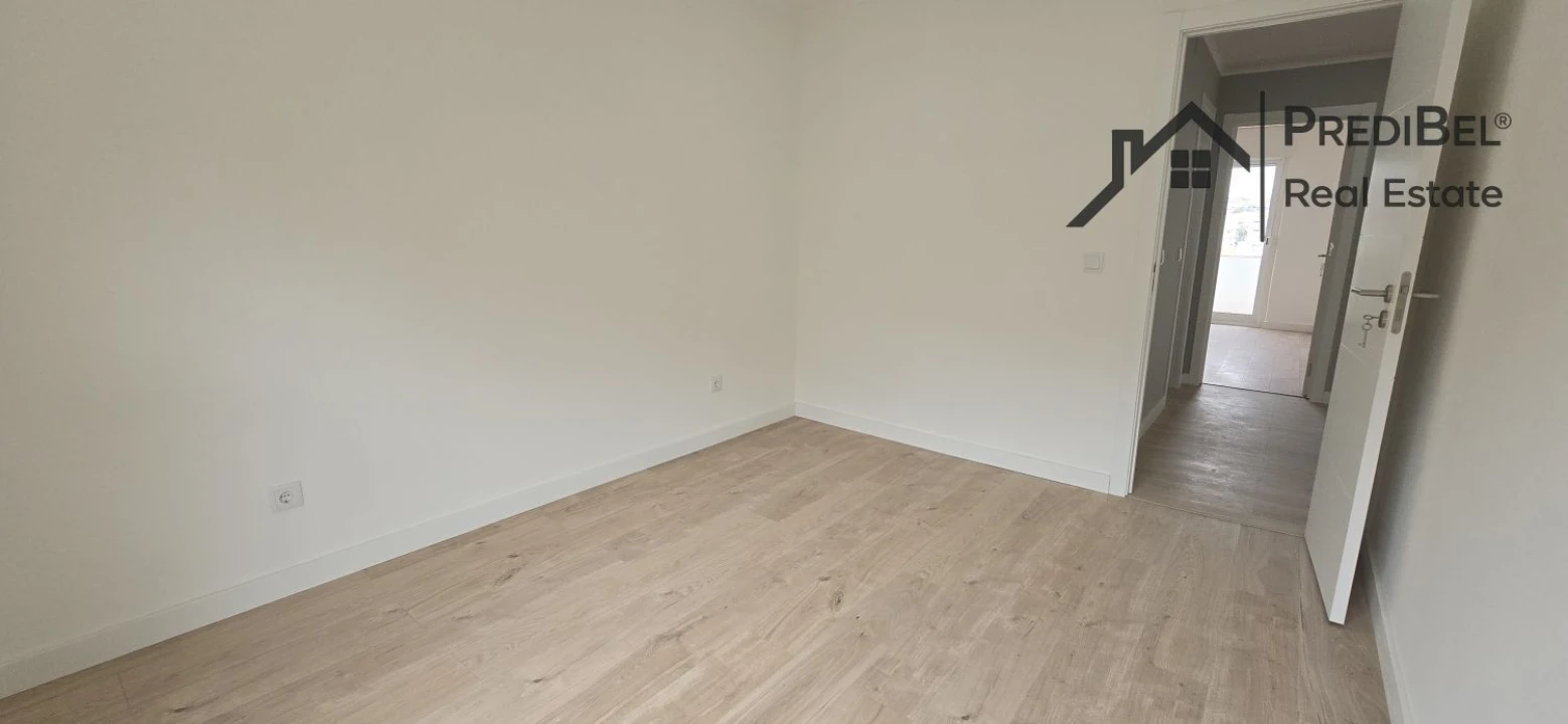 Apartamento T4 para Venda em Águas Livres Foto 20
