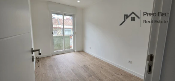 Apartamento T4 para Venda em Águas Livres