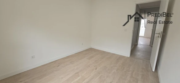 Apartamento T4 para Venda em Águas Livres