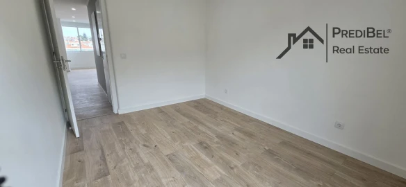 Apartamento T4 para Venda em Águas Livres