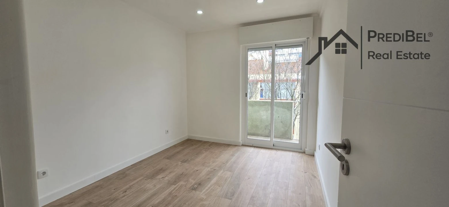 Apartamento T4 para Venda em Águas Livres Foto 11