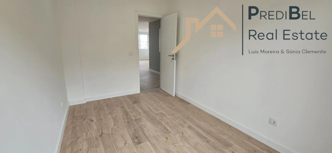 Apartamento T4 para Venda em Águas Livres Foto 16