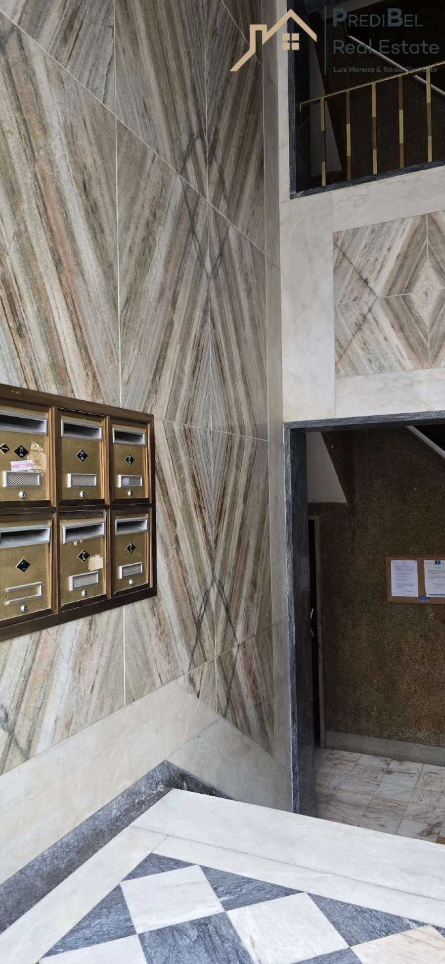 Apartamento T4 para Venda em Águas Livres Foto 32