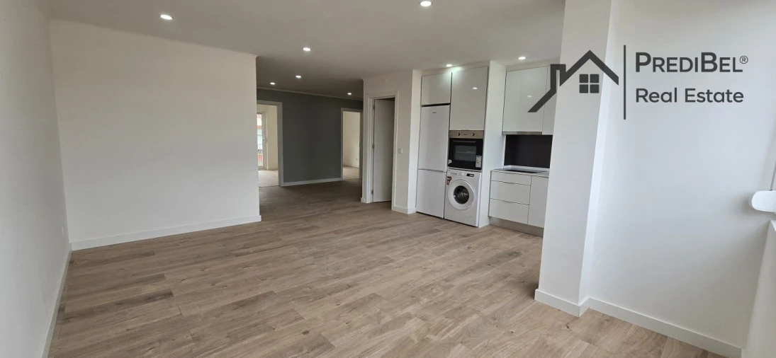 Apartamento T4 para Venda em Águas Livres Foto 2