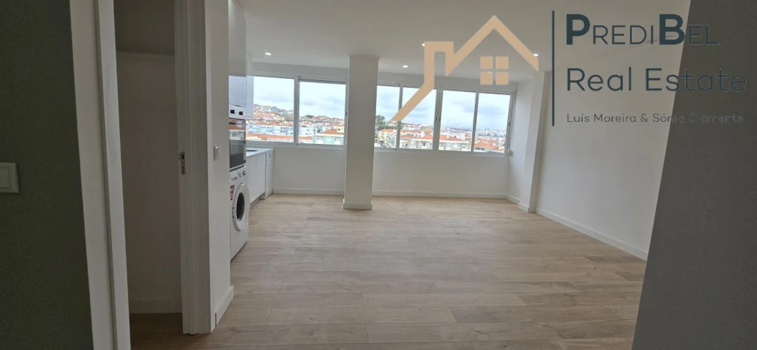 Apartamento T4 para Venda em Águas Livres Foto 2