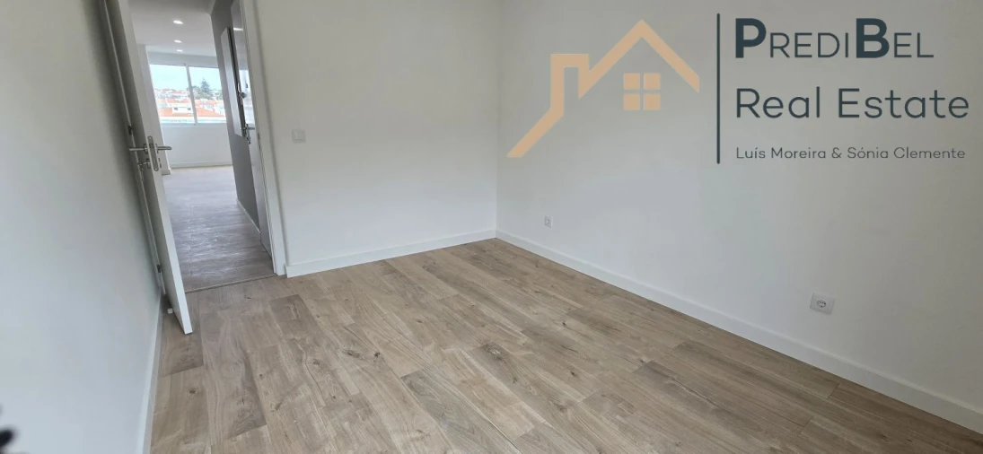 Apartamento T4 para Venda em Águas Livres Foto 14