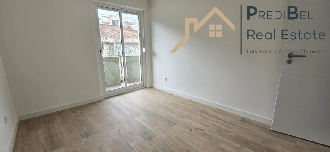 Apartamento T4 para Venda em Águas Livres Foto 12