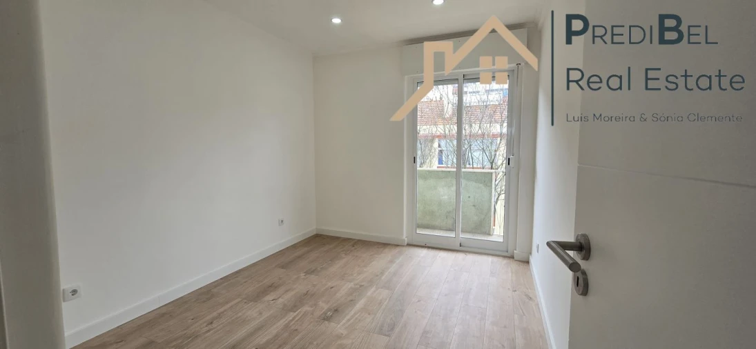 Apartamento T4 para Venda em Águas Livres Foto 11