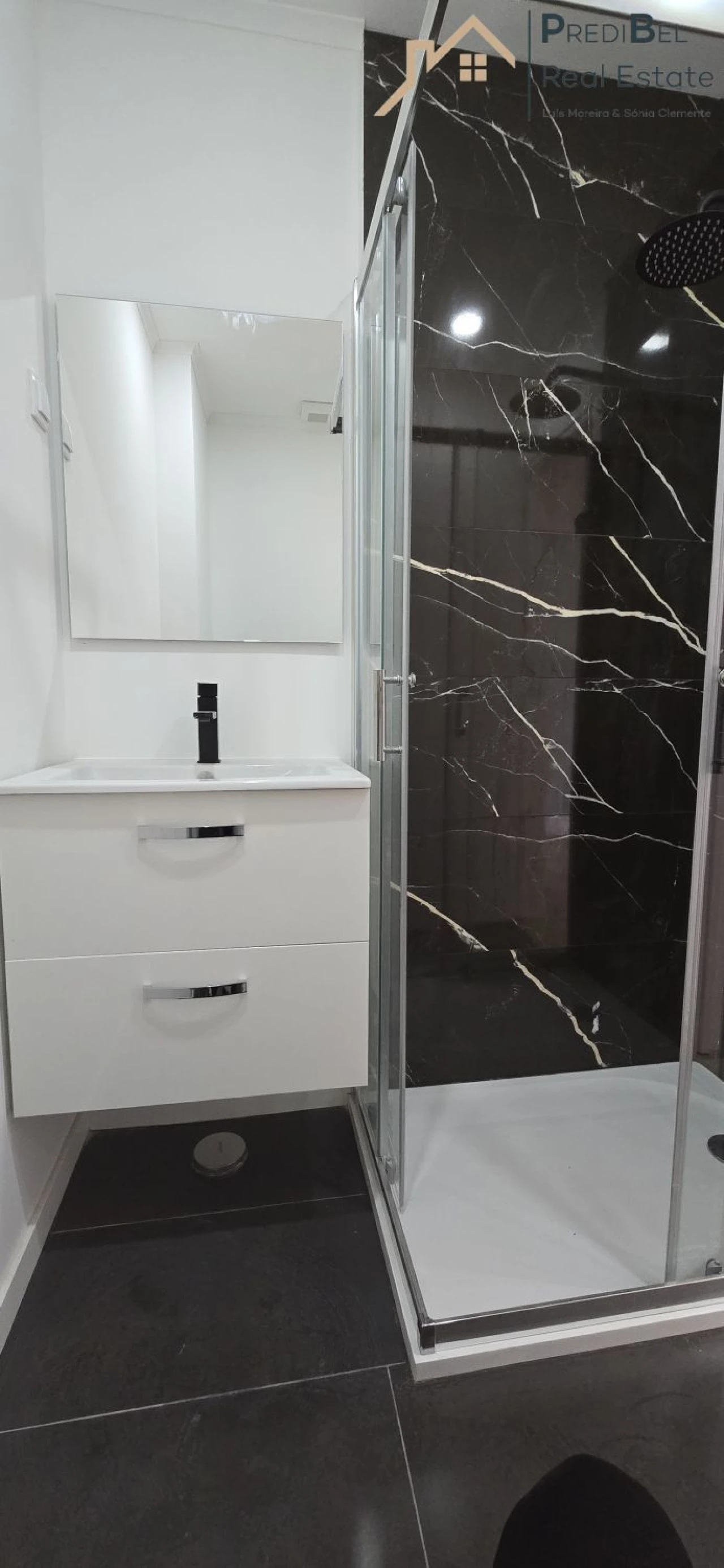 Apartamento T4 para Venda em Águas Livres Foto 30