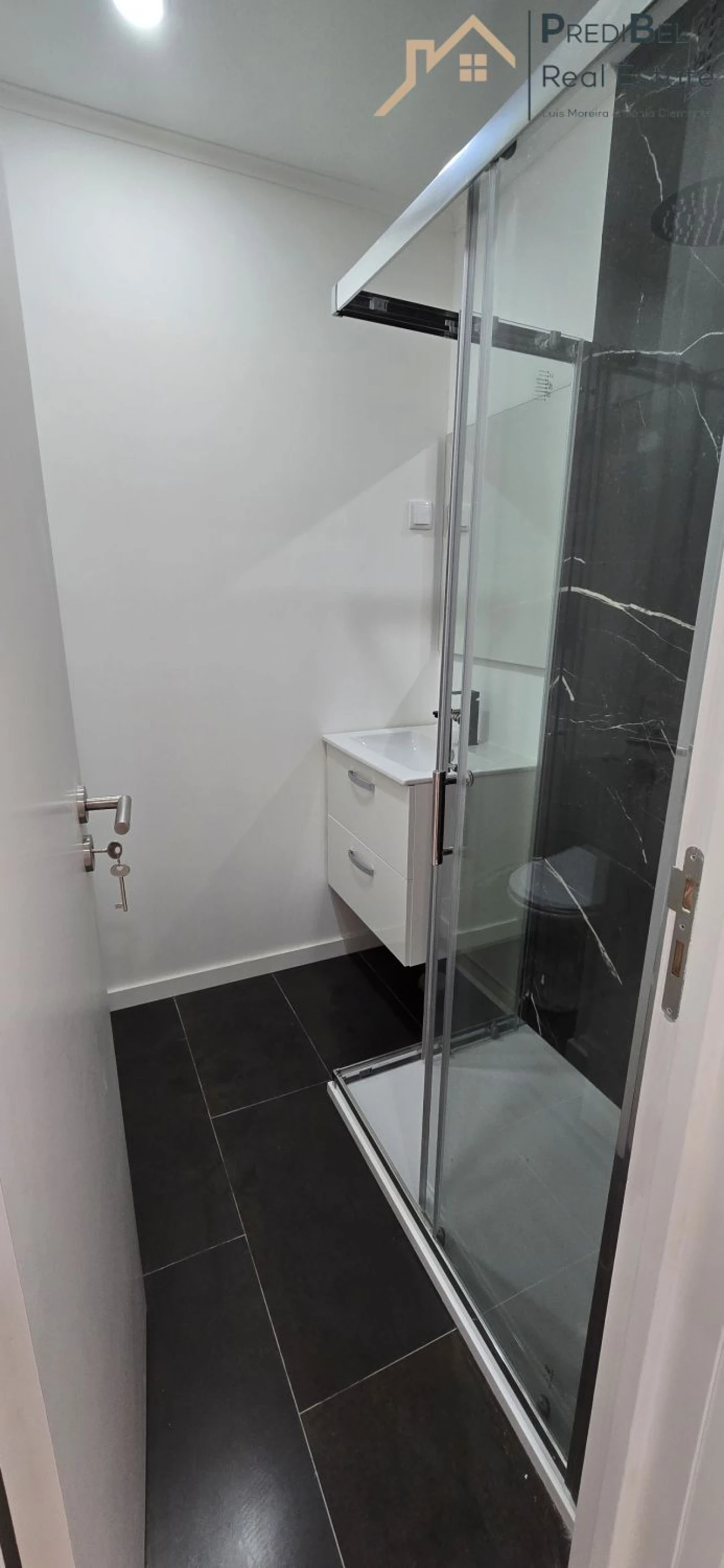 Apartamento T4 para Venda em Águas Livres Foto 29