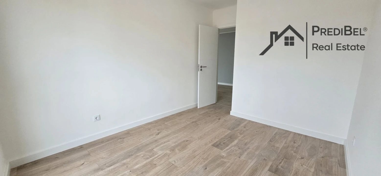 Apartamento T4 para Venda em Águas Livres Foto 24