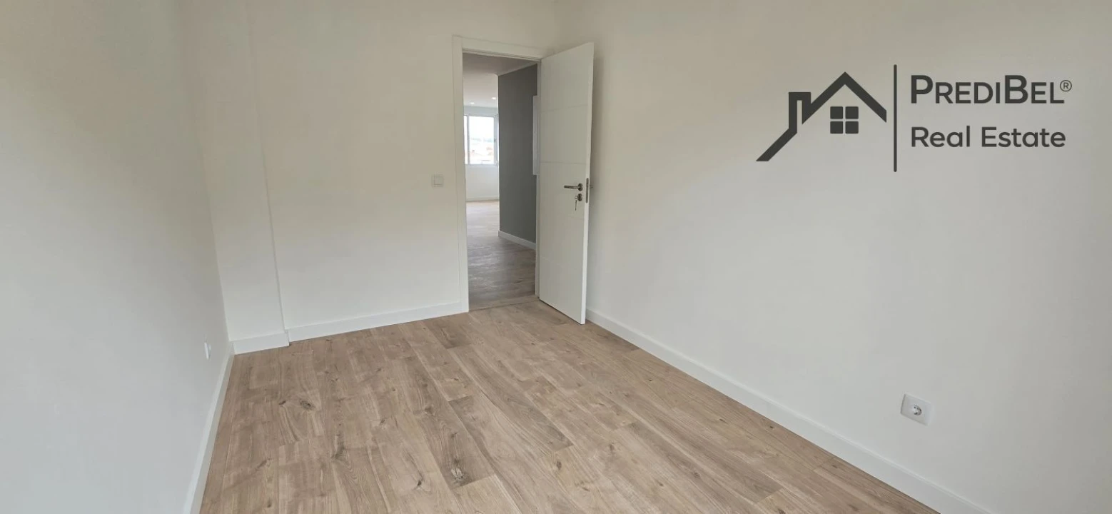 Apartamento T4 para Venda em Águas Livres Foto 16