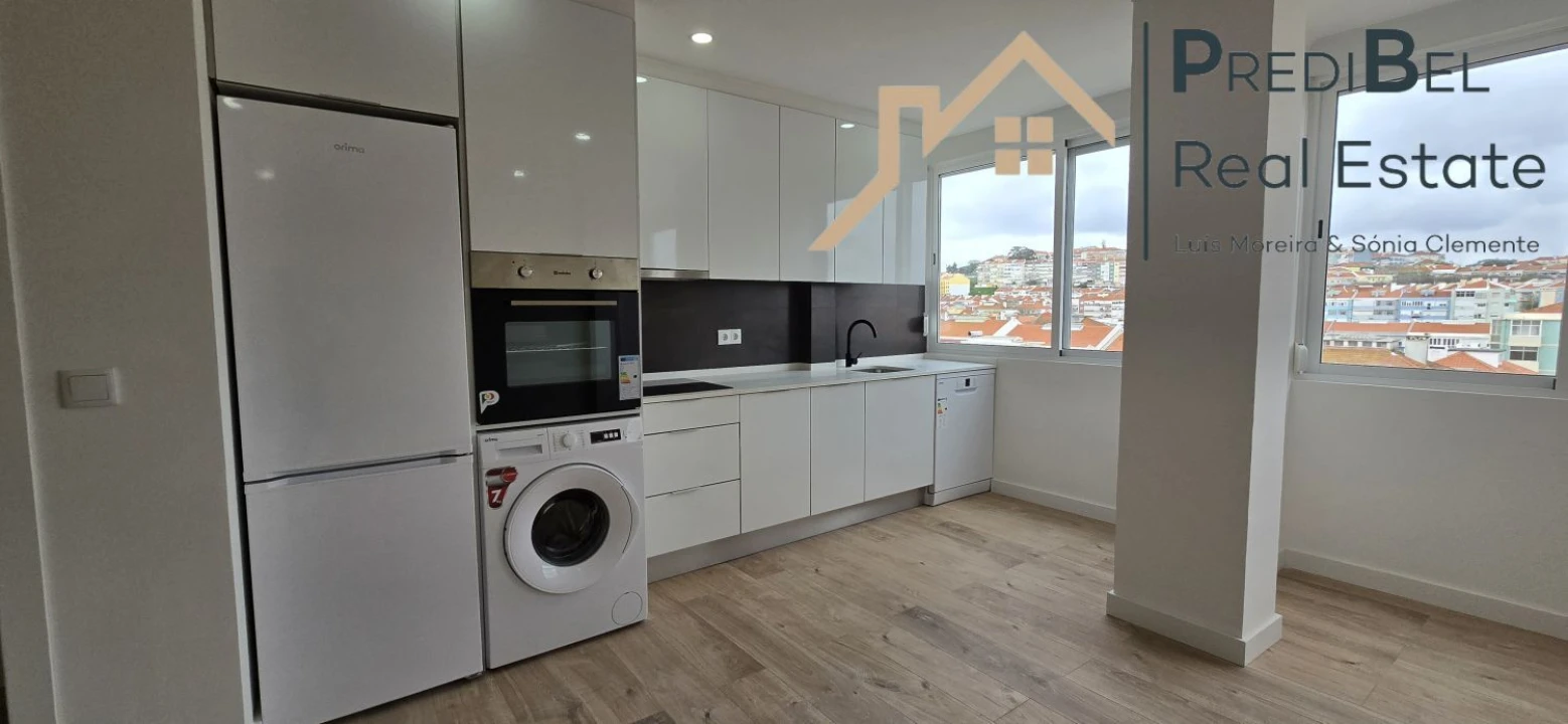 Apartamento T4 para Venda em Águas Livres Foto 5